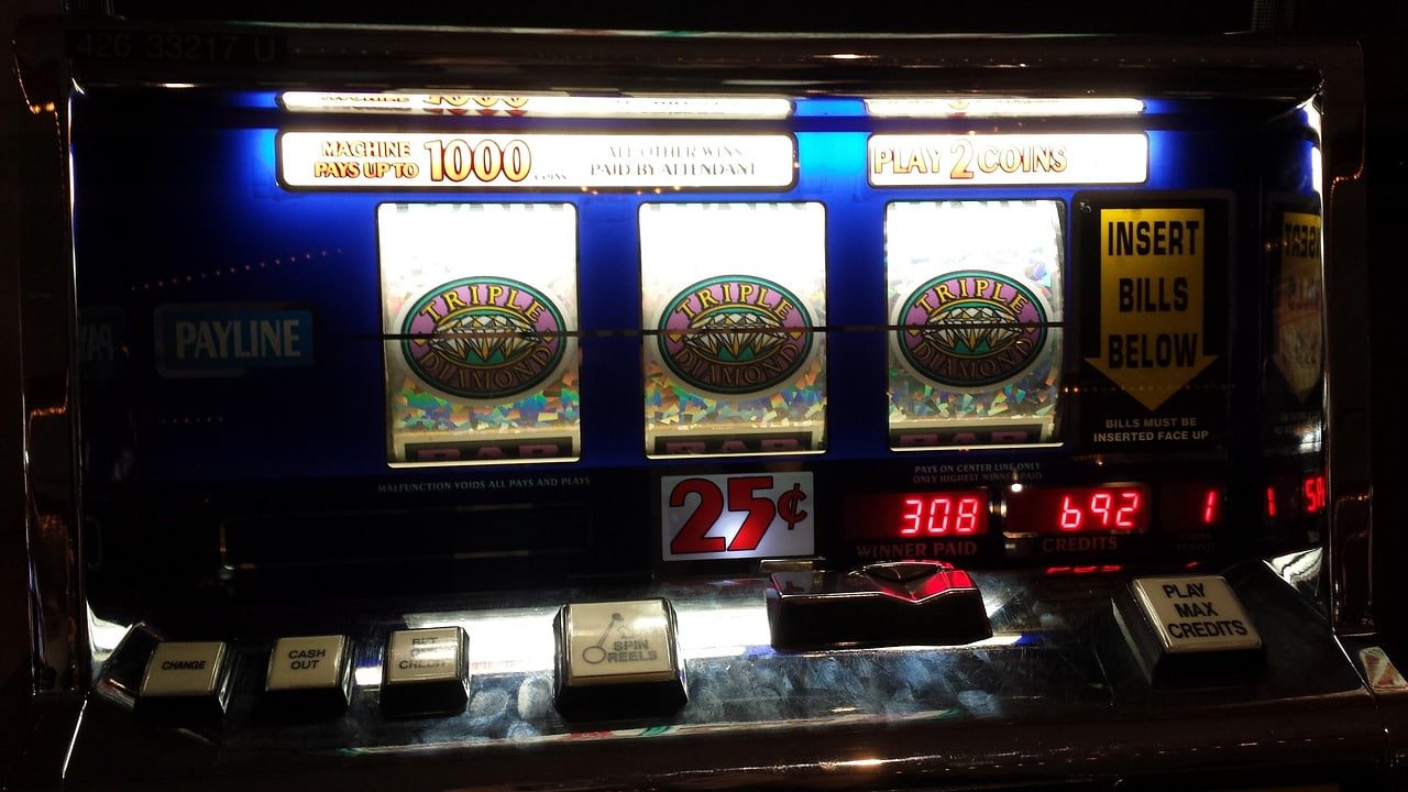 togel 98 game information display showing real-time updates for football matches and live casino tables